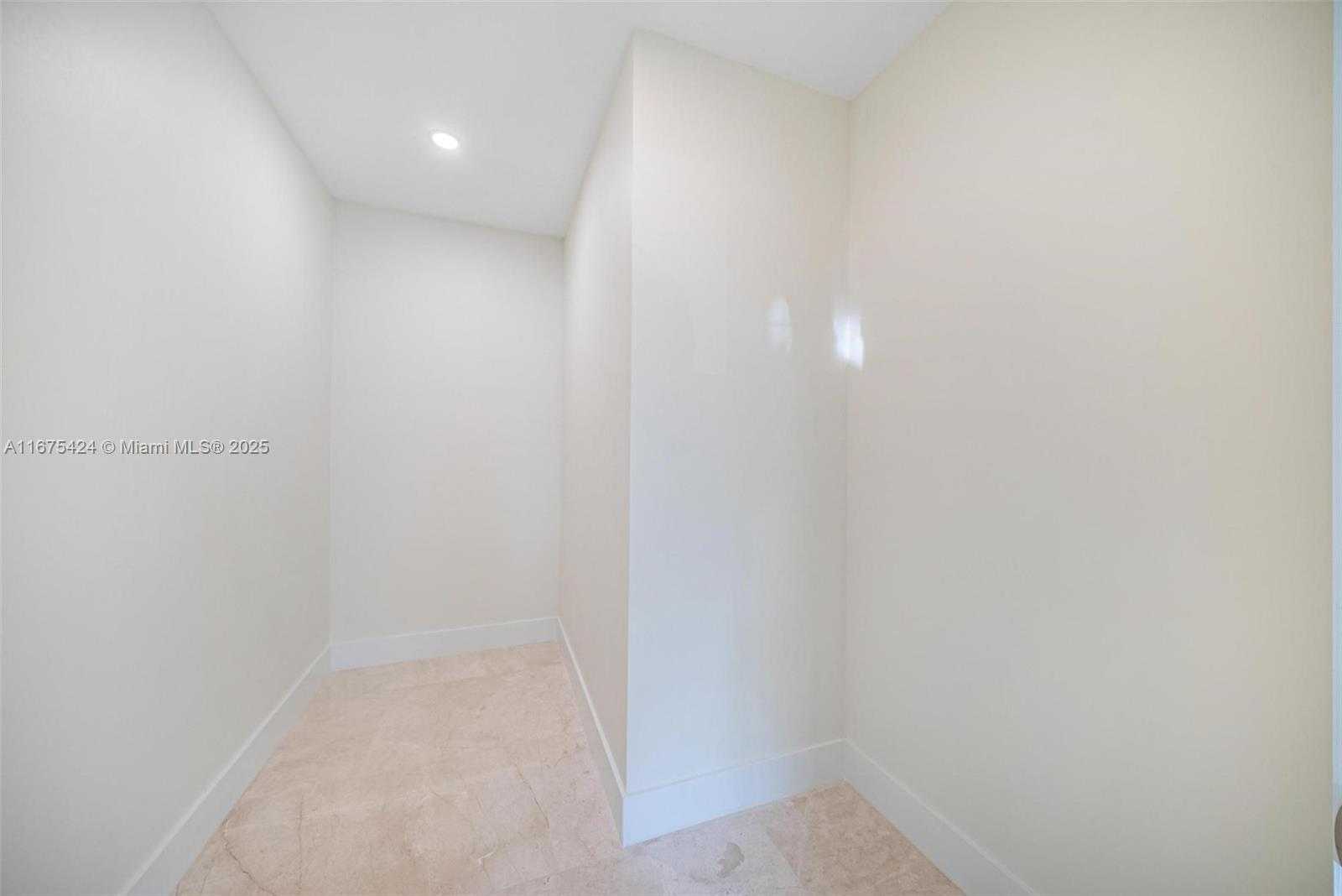 Small Image of 12820 SOUTH WEST 83RD CT, Pinecrest Number 30