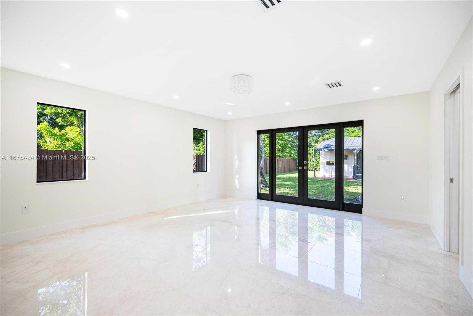 Small Image of 12820 SOUTH WEST 83RD CT, Pinecrest Number 31