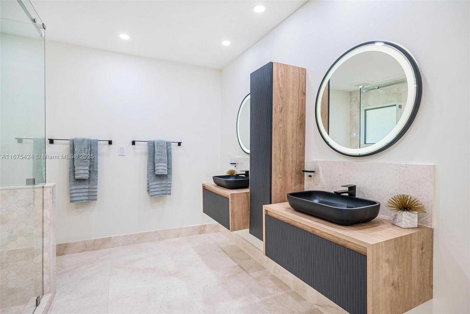 Small Image of 12820 SOUTH WEST 83RD CT, Pinecrest Number 36
