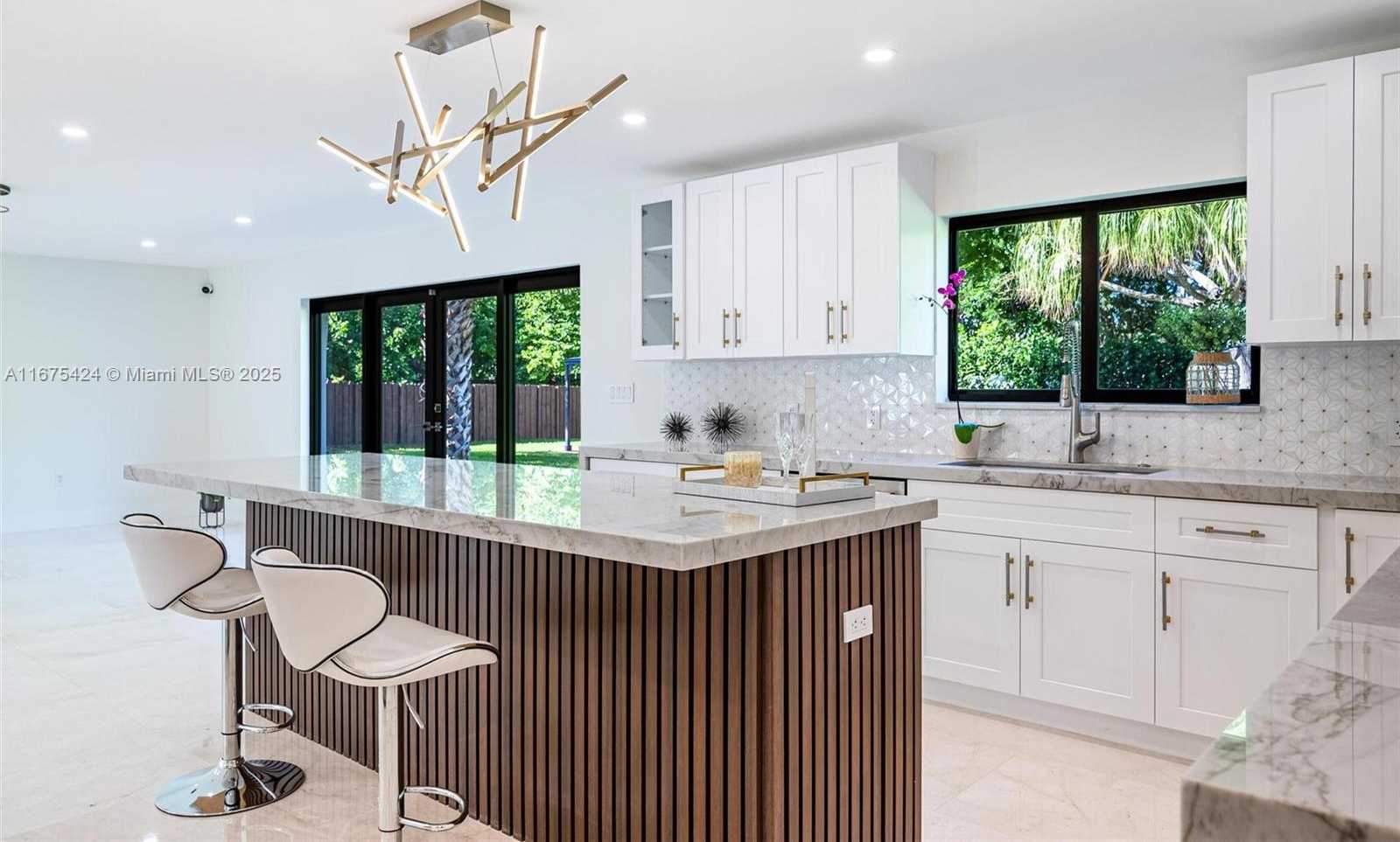 Small Image of 12820 SOUTH WEST 83RD CT, Pinecrest Number 39