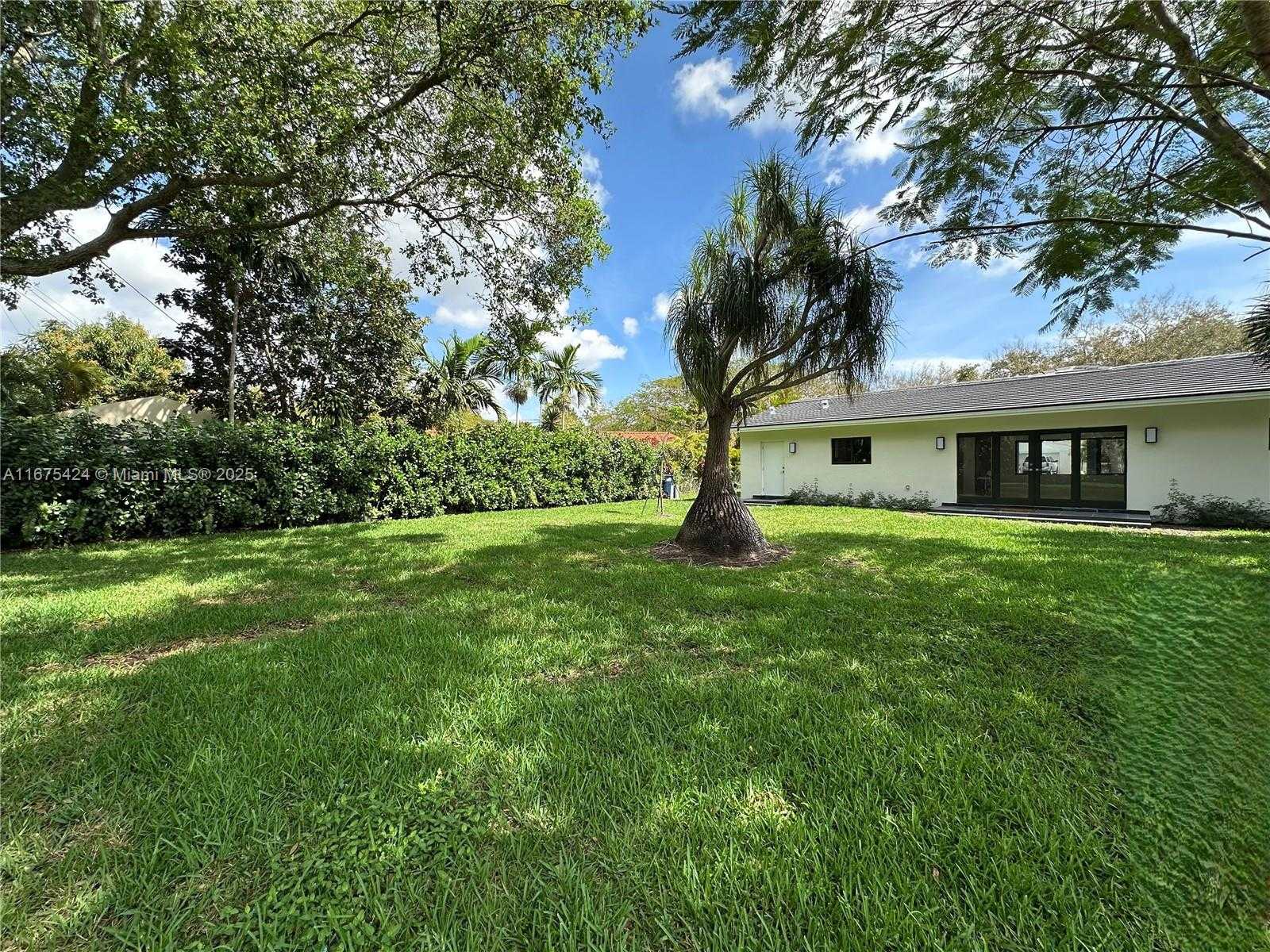 Small Image of 12820 SOUTH WEST 83RD CT, Pinecrest Number 42