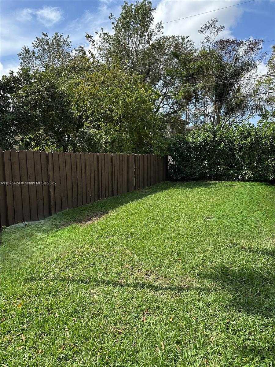 Small Image of 12820 SOUTH WEST 83RD CT, Pinecrest Number 43