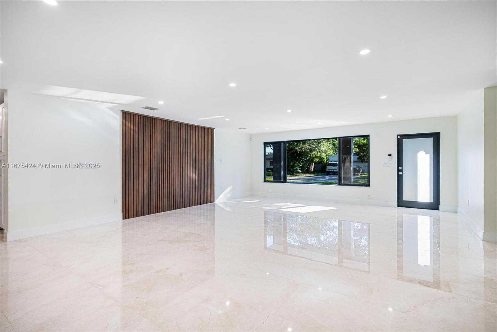 Small Image of 12820 SOUTH WEST 83RD CT, Pinecrest Number 8