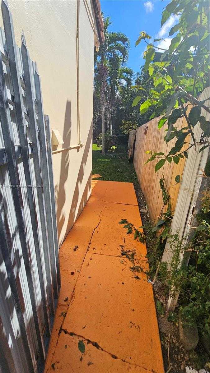 Small Image of 156 NORTH WEST 88TH ST, El Portal Number 44