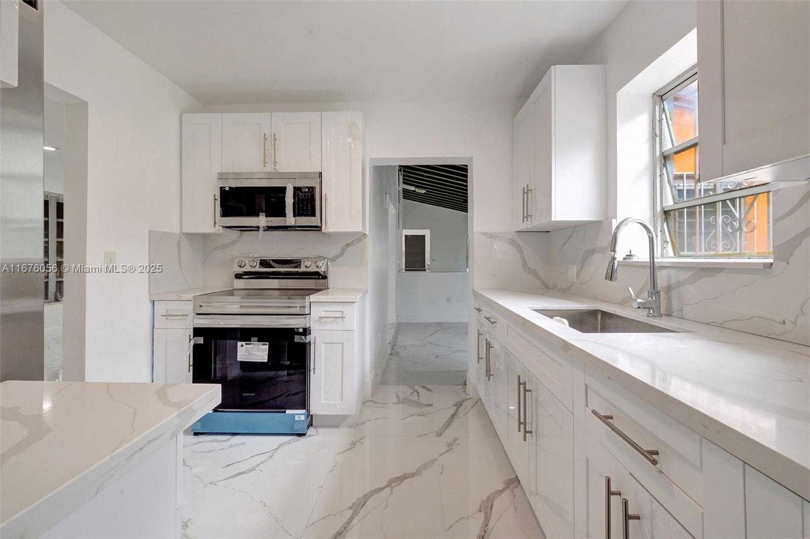 Small Image of 156 NORTH WEST 88TH ST, El Portal Number 5