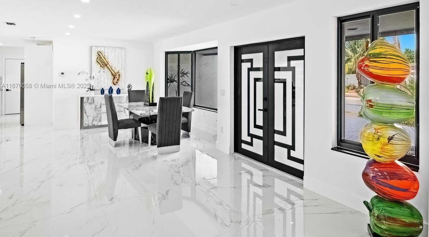 Small Image of 2340 NORTH EAST 194TH ST, Miami Number 11
