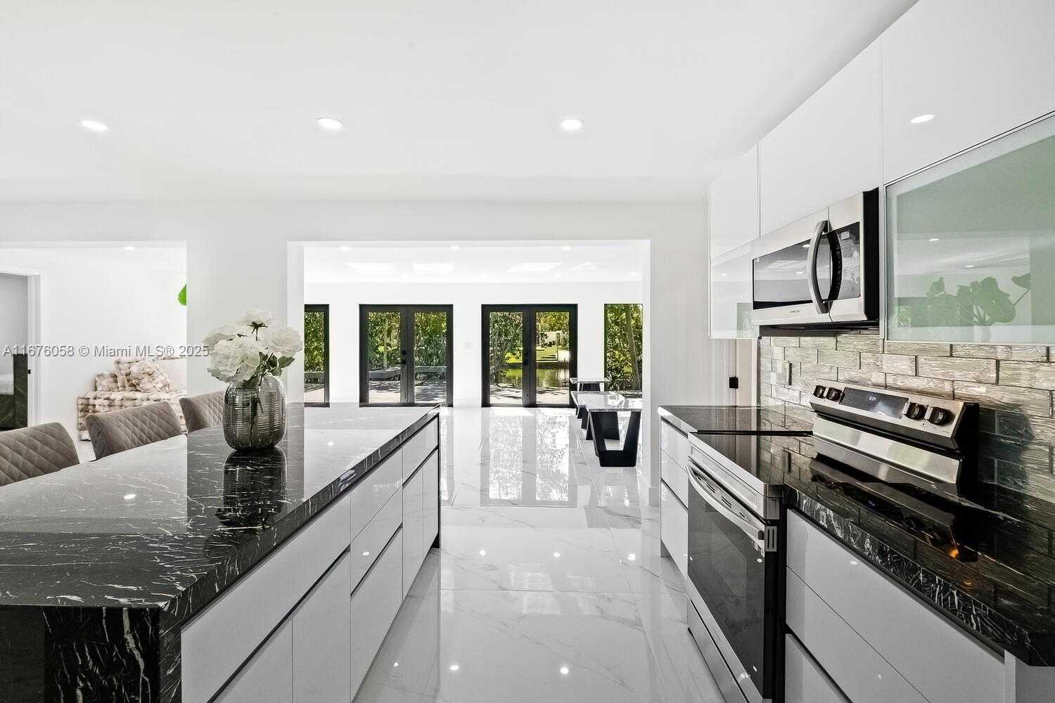Small Image of 2340 NORTH EAST 194TH ST, Miami Number 16