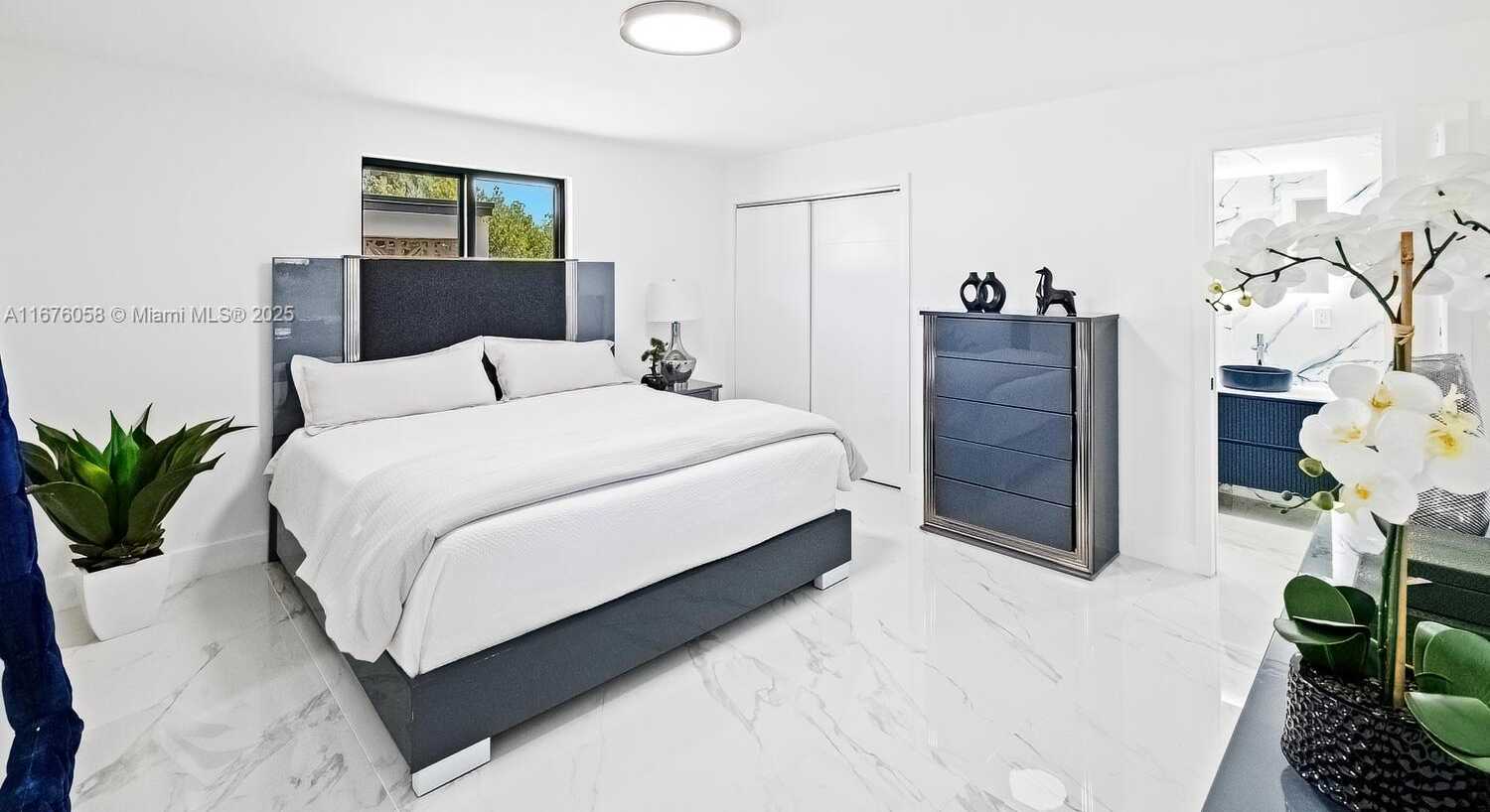 Small Image of 2340 NORTH EAST 194TH ST, Miami Number 20