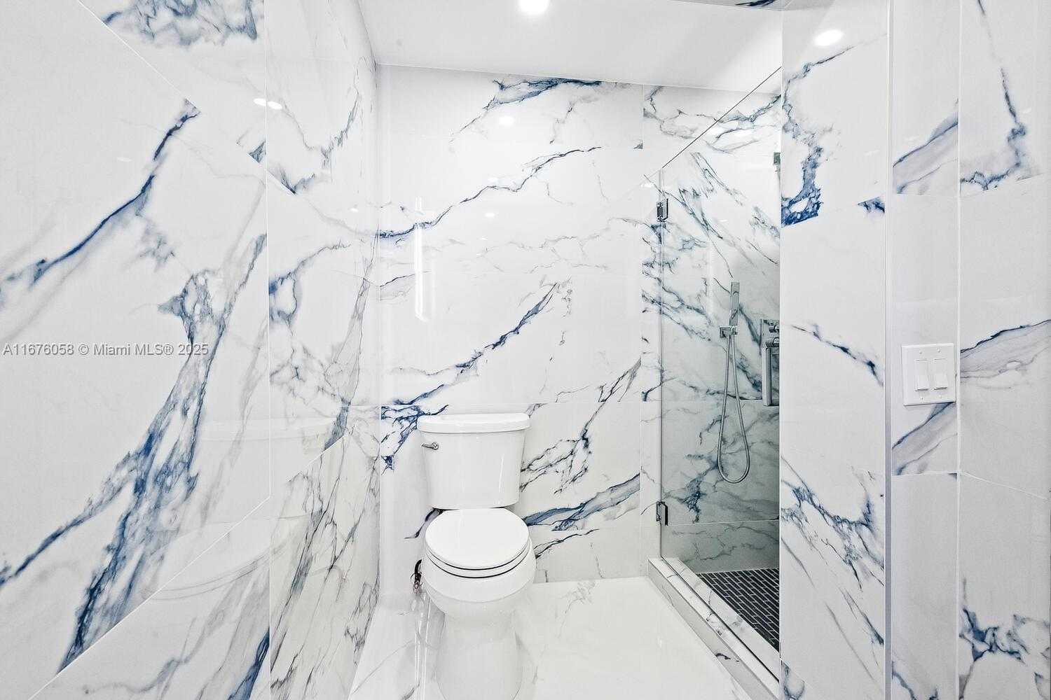 Small Image of 2340 NORTH EAST 194TH ST, Miami Number 22