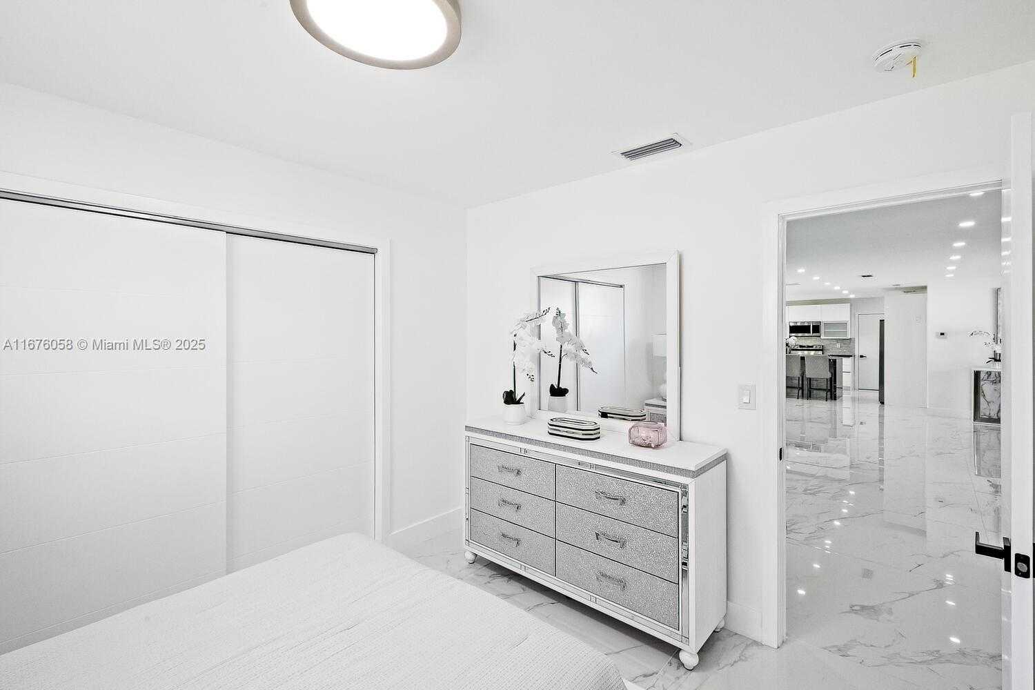 Small Image of 2340 NORTH EAST 194TH ST, Miami Number 28