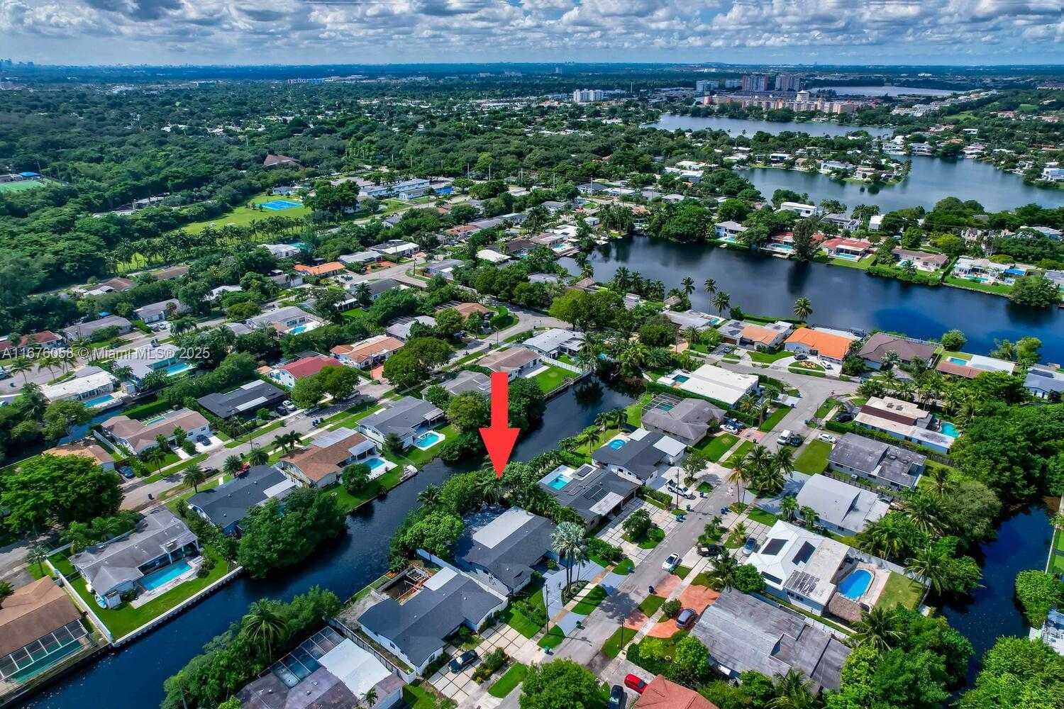Small Image of 2340 NORTH EAST 194TH ST, Miami Number 34
