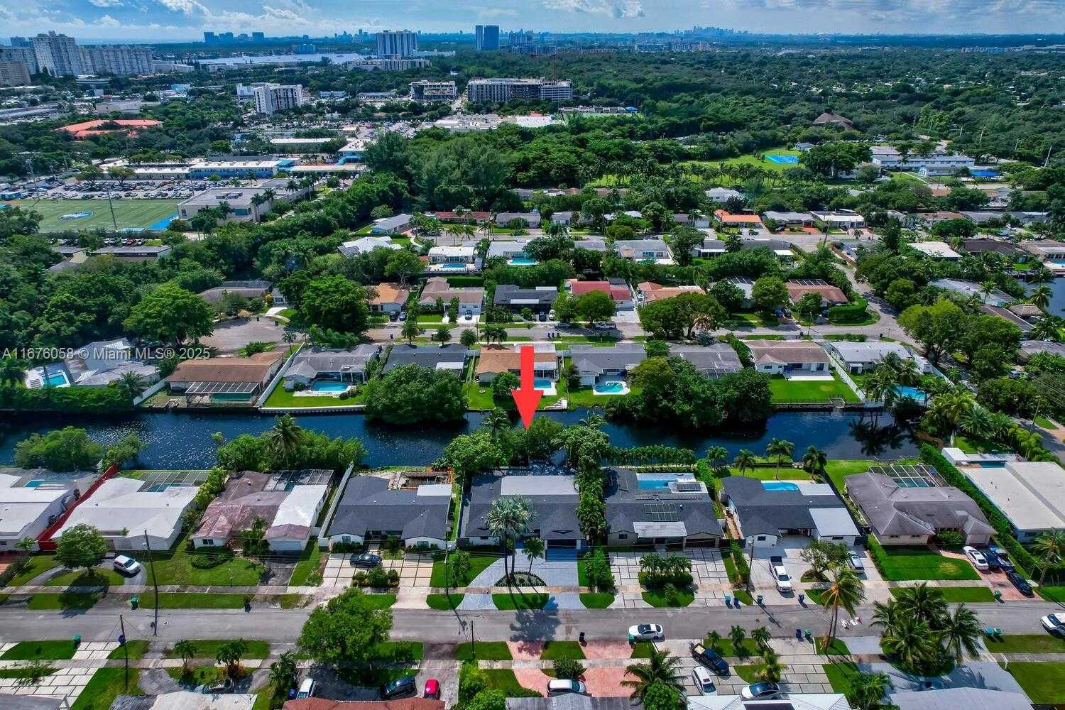 Small Image of 2340 NORTH EAST 194TH ST, Miami Number 35