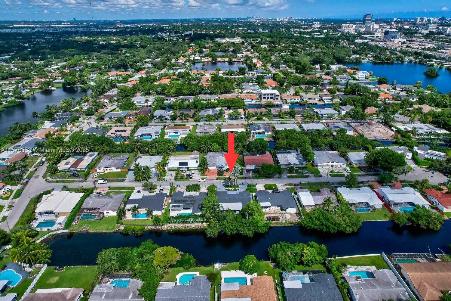 Small Image of 2340 NORTH EAST 194TH ST, Miami Number 36