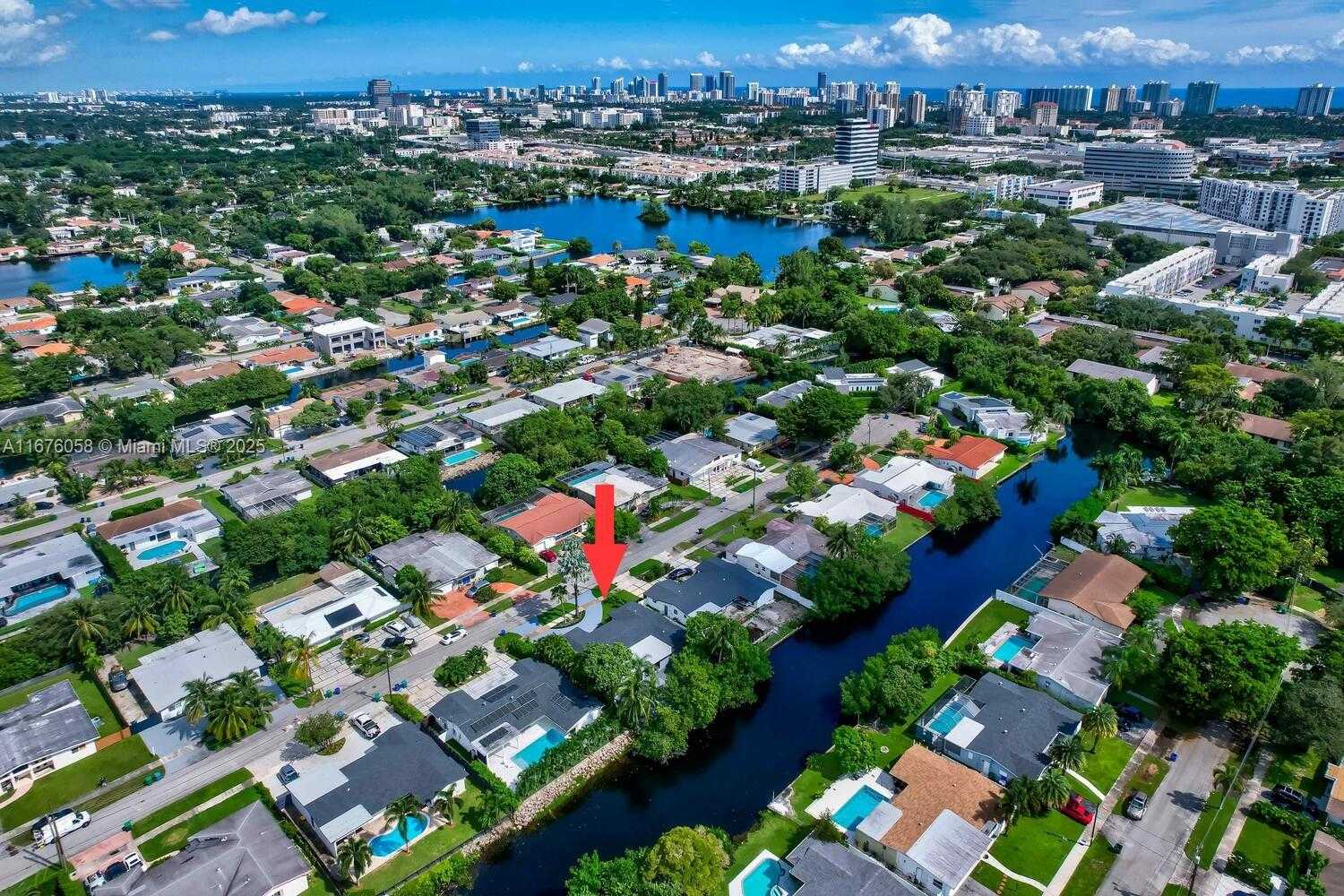 Small Image of 2340 NORTH EAST 194TH ST, Miami Number 38