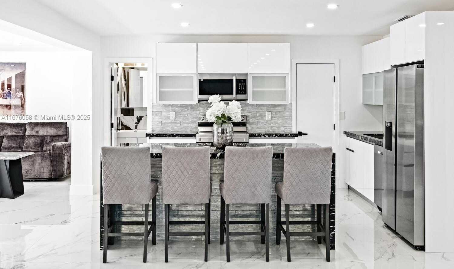 Small Image of 2340 NORTH EAST 194TH ST, Miami Number 4