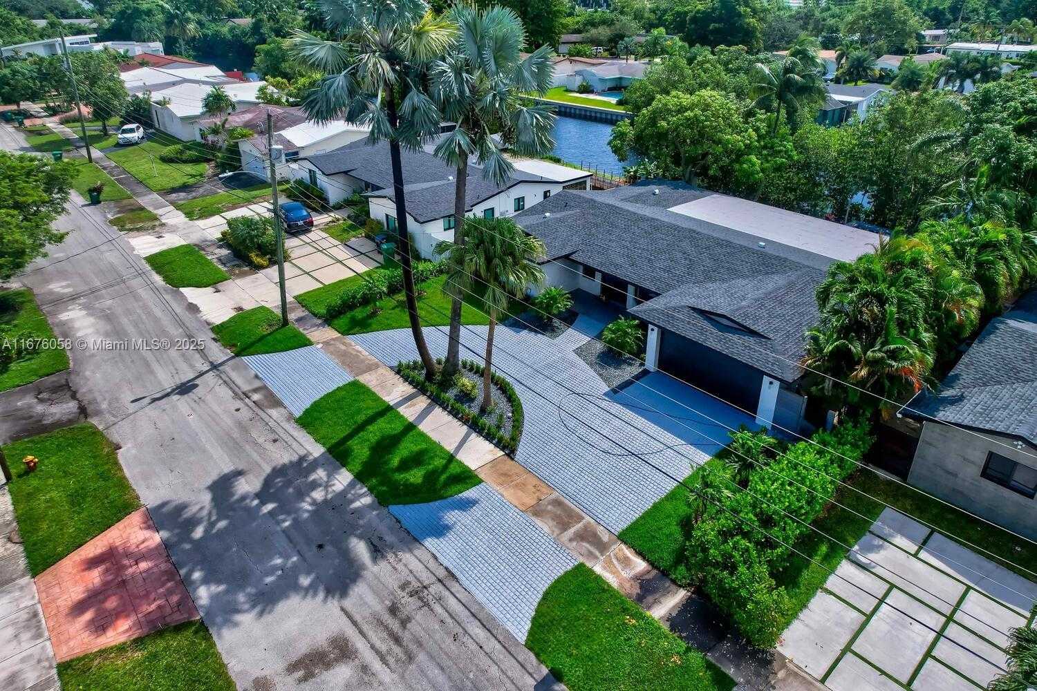 Small Image of 2340 NORTH EAST 194TH ST, Miami Number 42