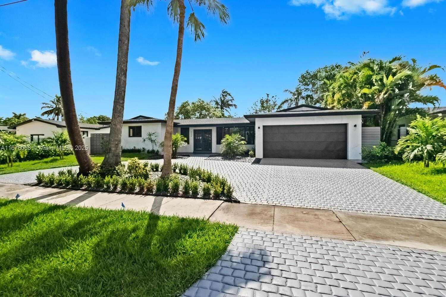 Small Image of 2340 NORTH EAST 194TH ST, Miami Number 43