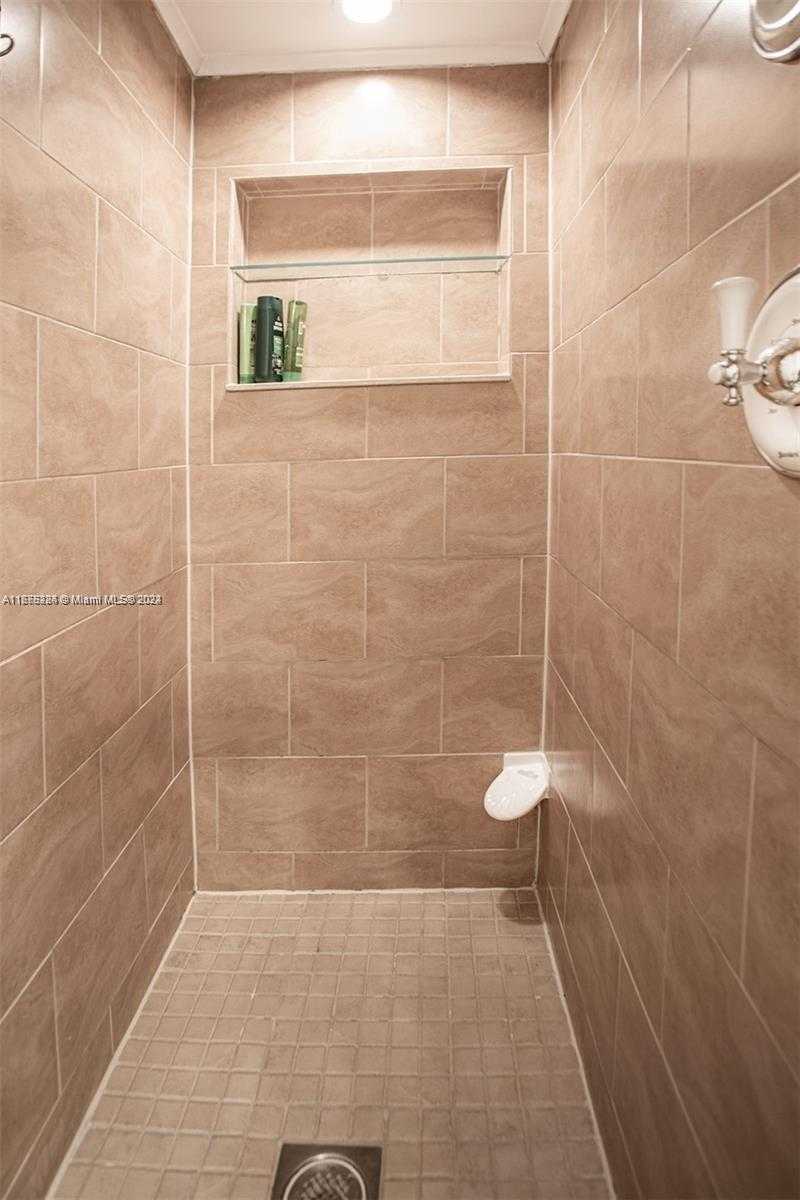 Small Image of 1531 MOFFETT ST, Hollywood Number 20