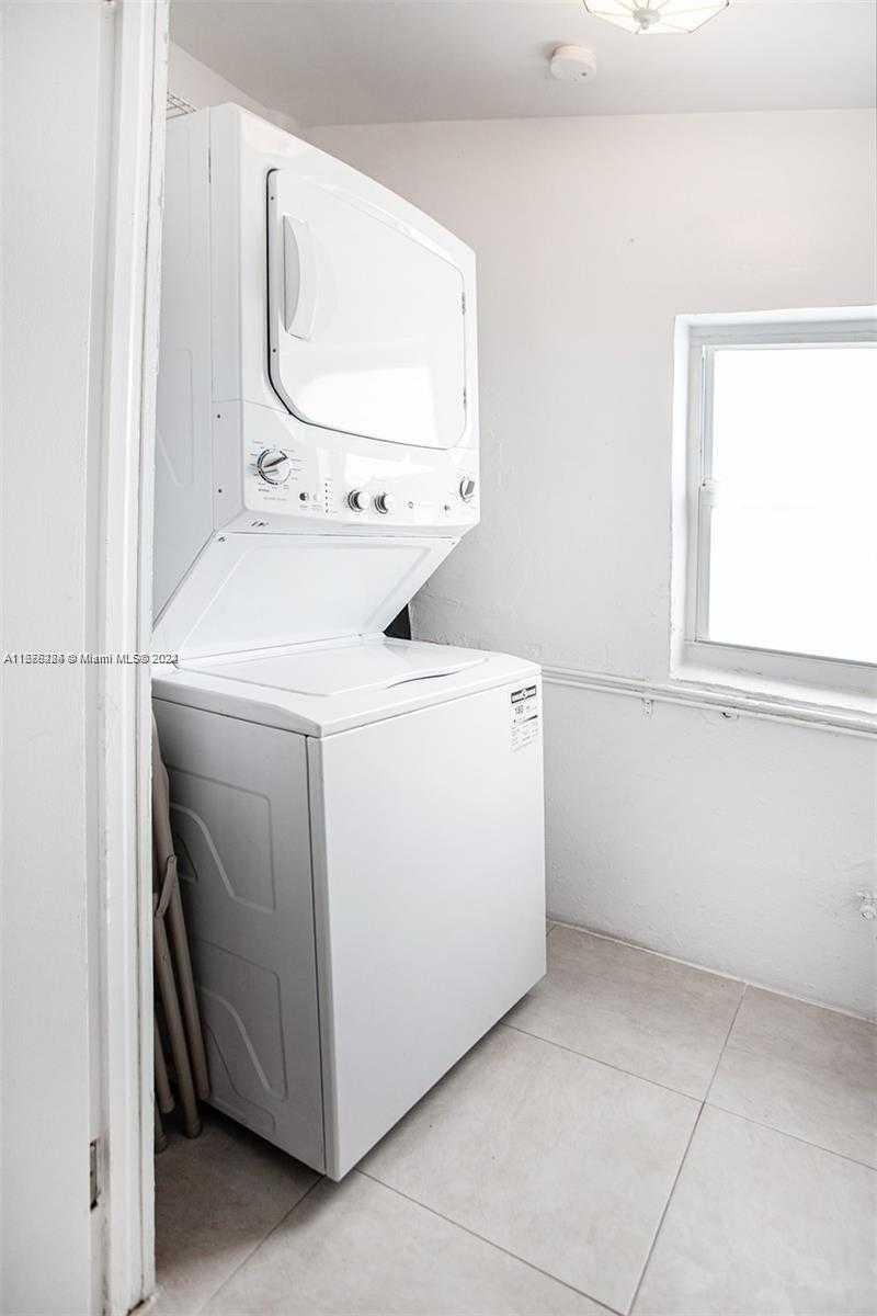 Small Image of 1531 MOFFETT ST, Hollywood Number 26