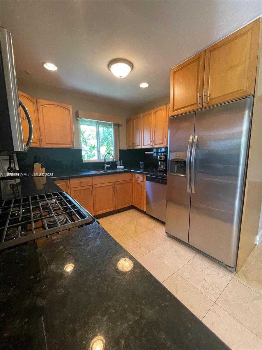 Small Image of 1531 MOFFETT ST, Hollywood Number 3