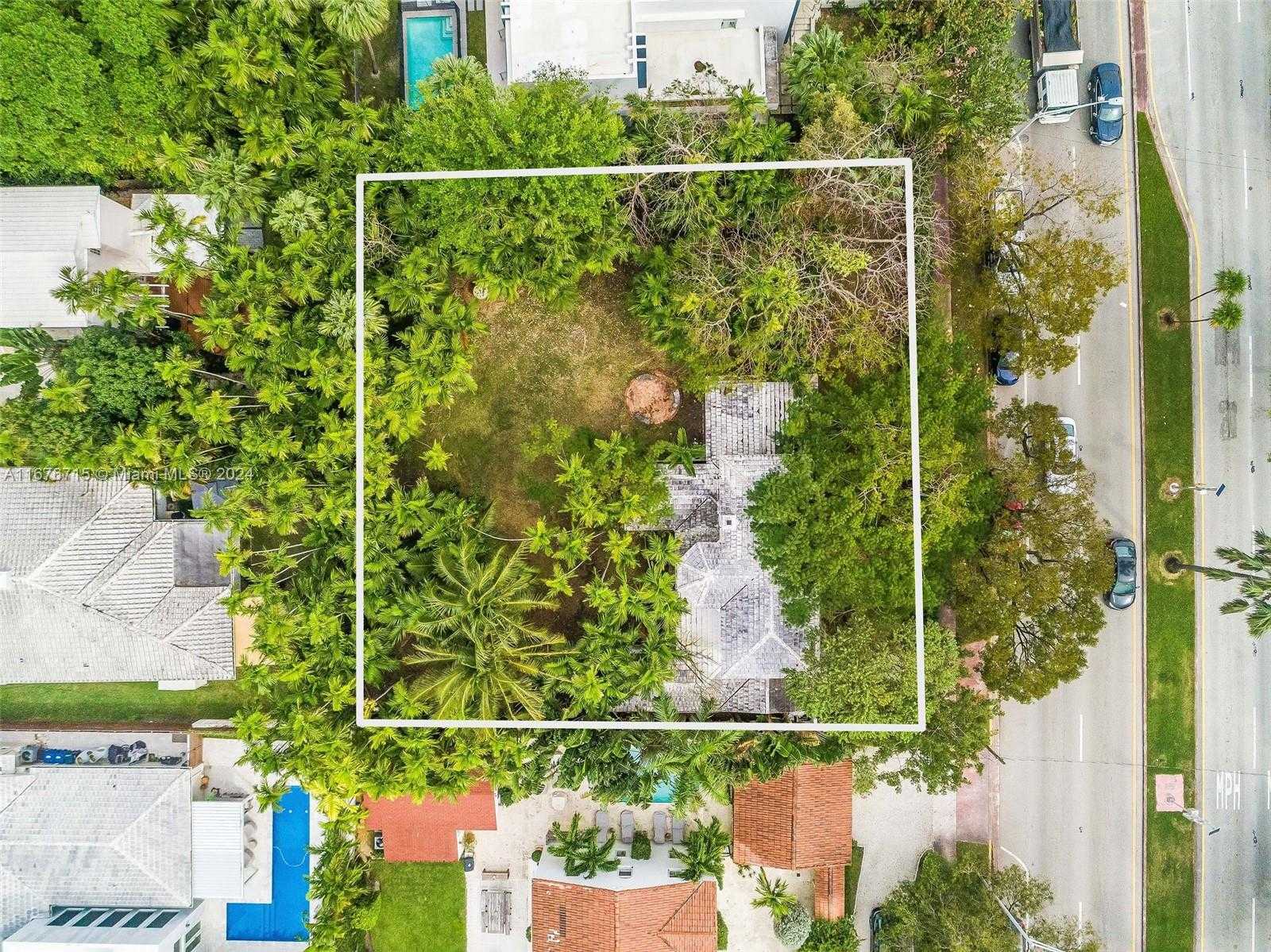 Small Image of 6080 ALTON RD, Miami Beach Number 10