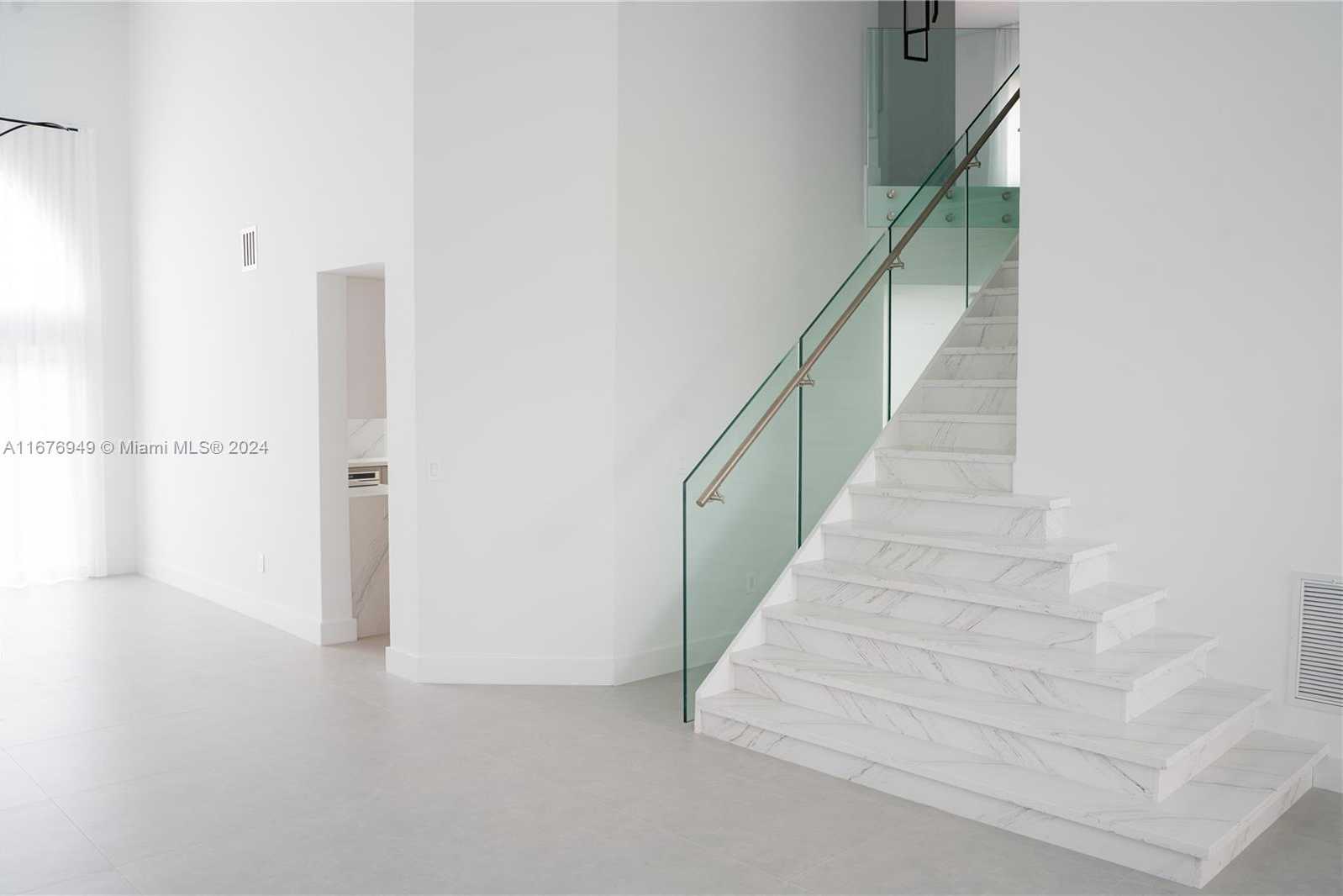 Small Image of 10996 NORTH WEST 58TH TER, Doral Number 2