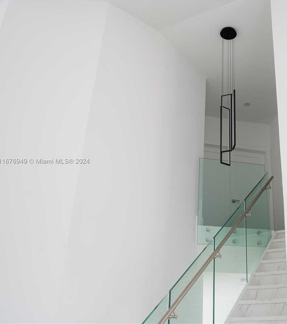 Small Image of 10996 NORTH WEST 58TH TER, Doral Number 3