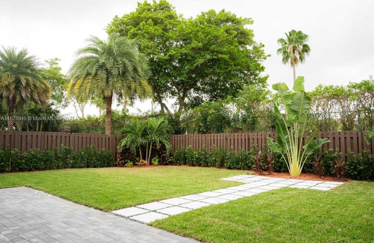 Small Image of 10996 NORTH WEST 58TH TER, Doral Number 32