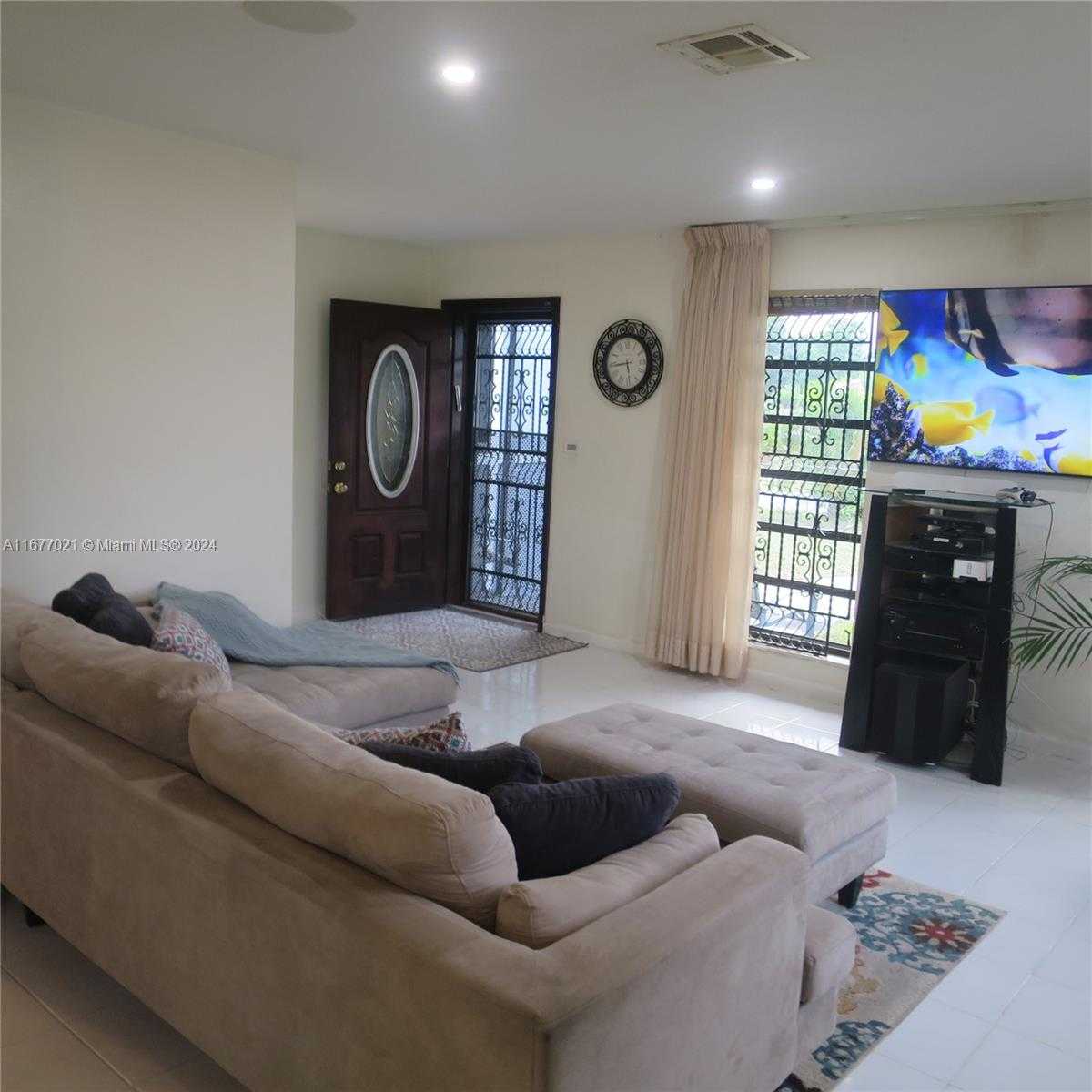 Small Image of 19021 NORTH WEST 12TH CT, Miami Gardens Number 3