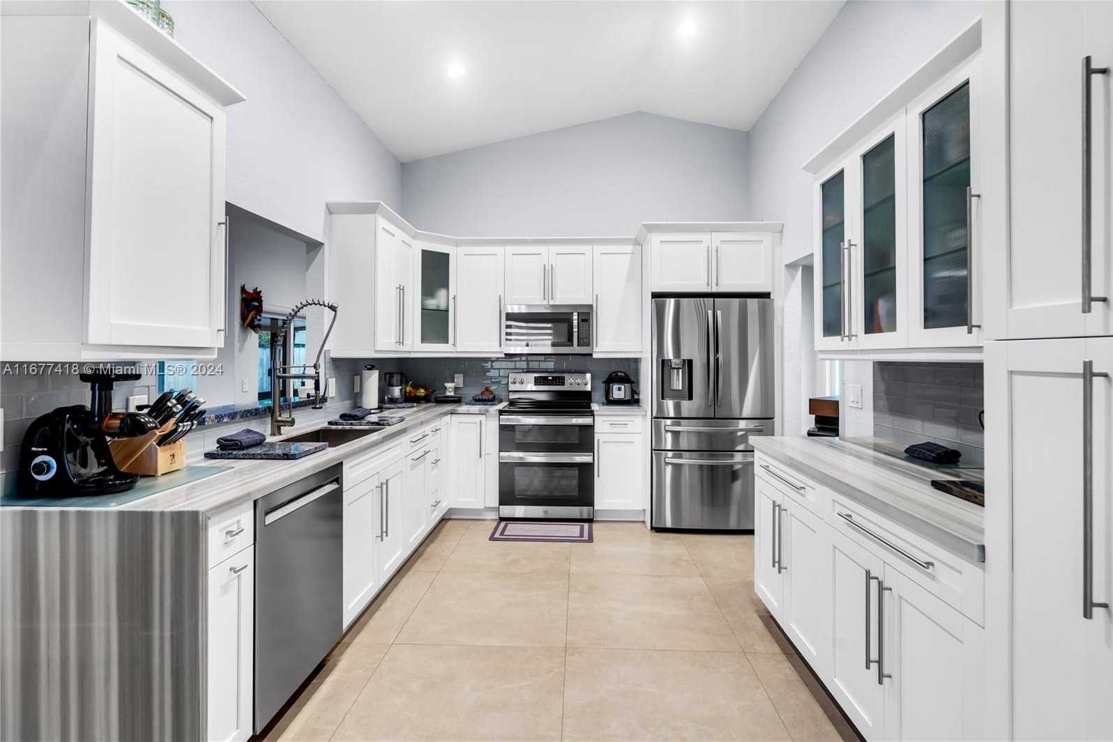 Small Image of 4870 WINKFIELD WAY, Davie Number 11