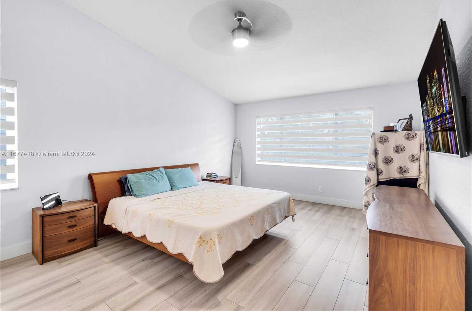 Small Image of 4870 WINKFIELD WAY, Davie Number 18