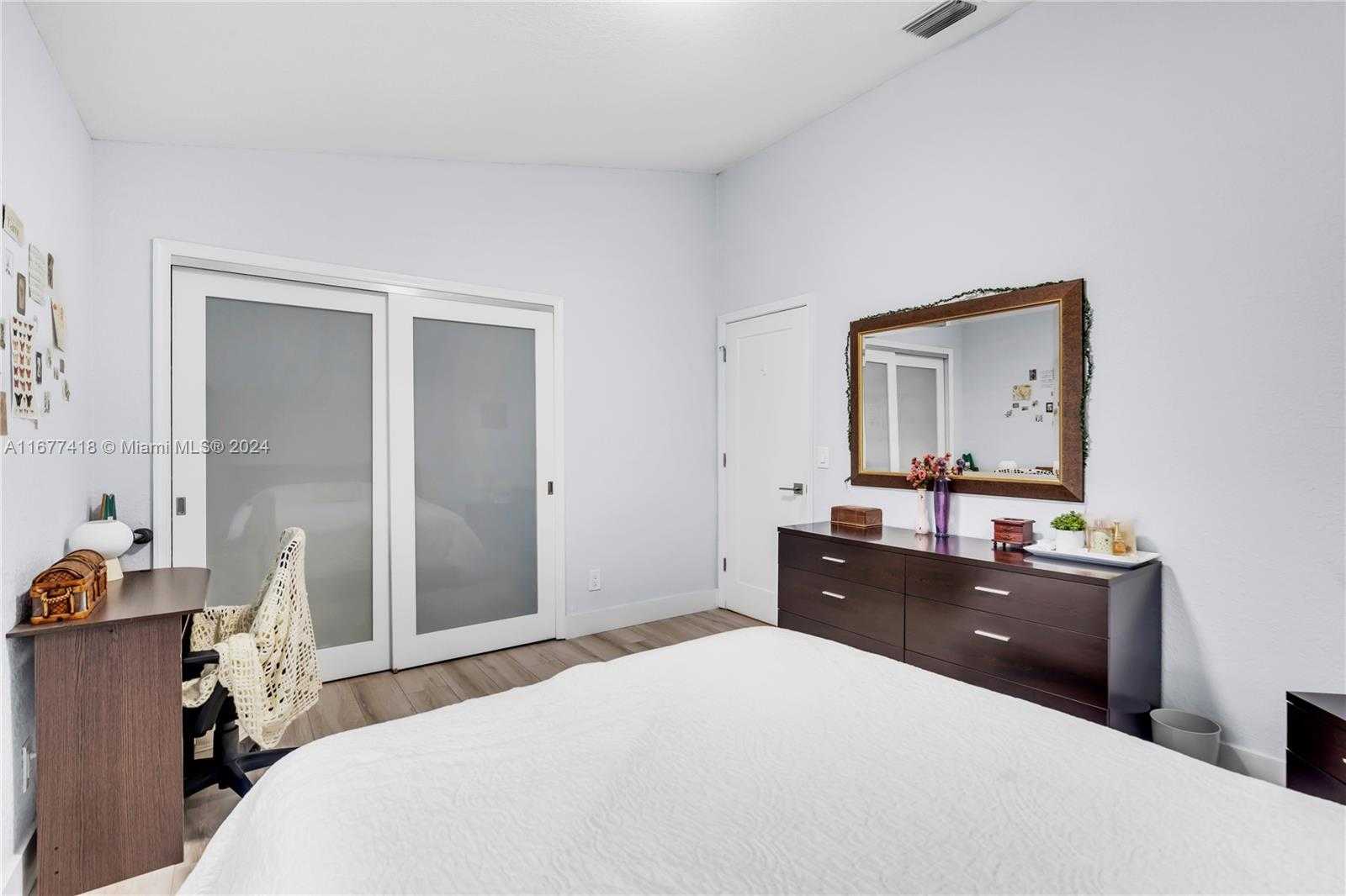 Small Image of 4870 WINKFIELD WAY, Davie Number 22