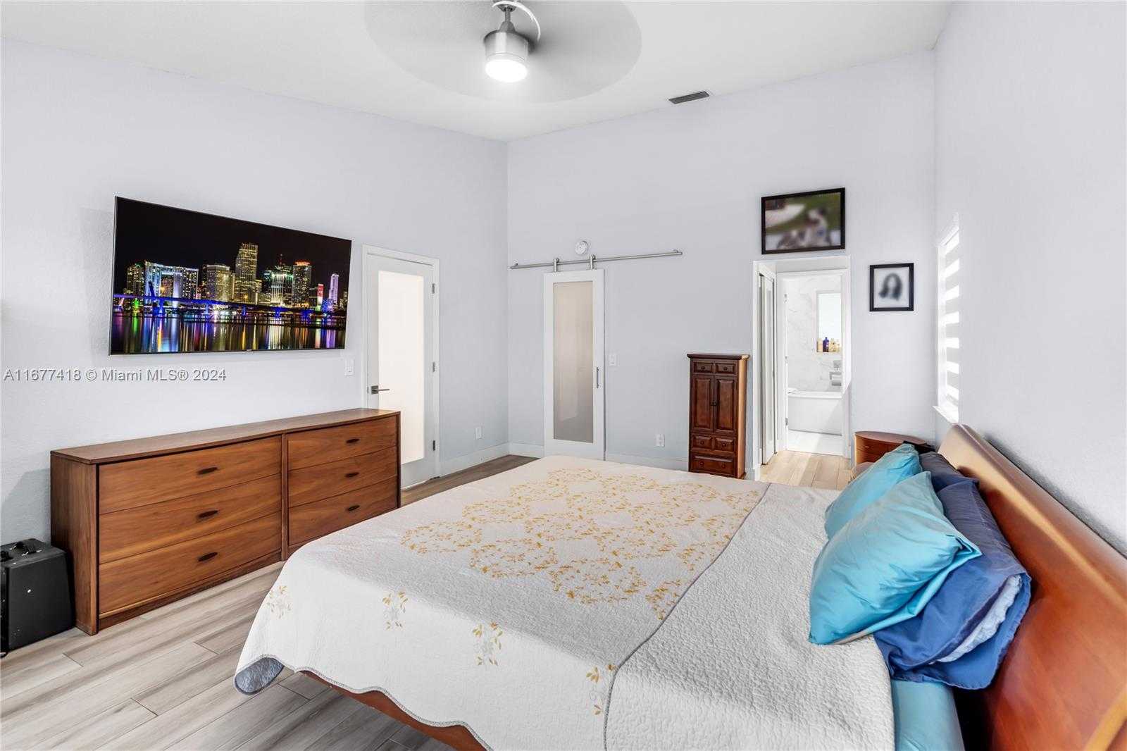 Small Image of 4870 WINKFIELD WAY, Davie Number 23