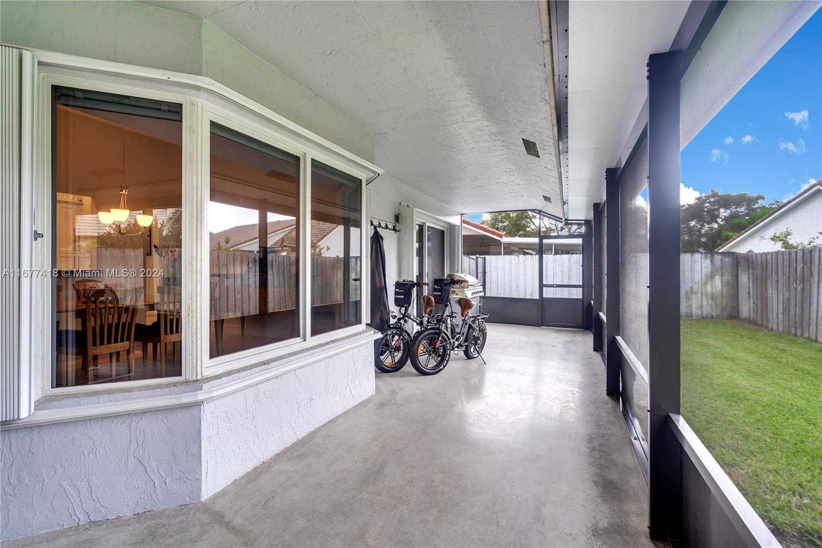 Small Image of 4870 WINKFIELD WAY, Davie Number 33