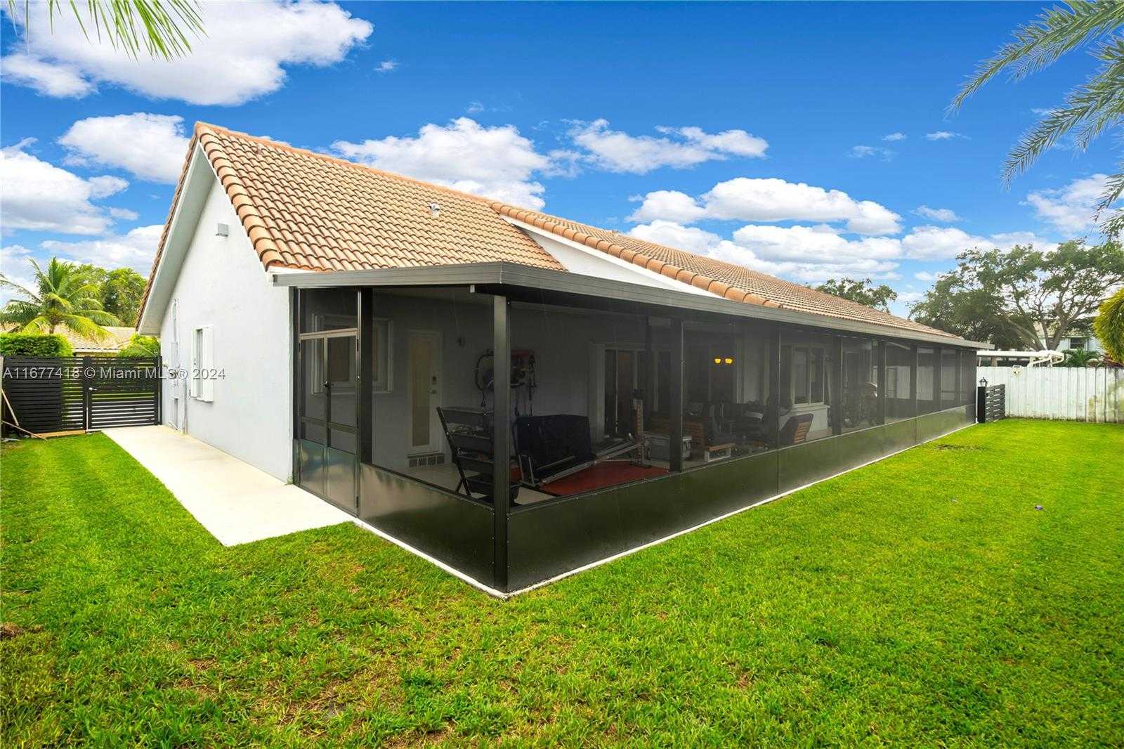 Small Image of 4870 WINKFIELD WAY, Davie Number 38