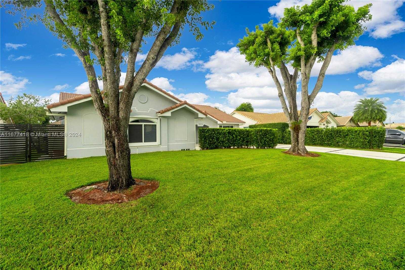 Small Image of 4870 WINKFIELD WAY, Davie Number 40
