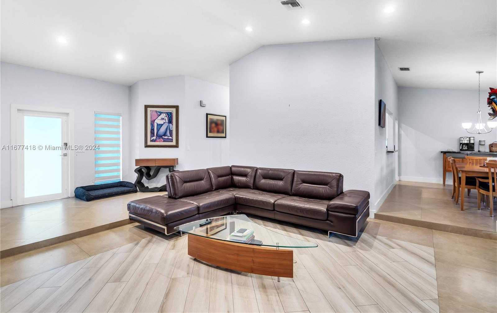 Small Image of 4870 WINKFIELD WAY, Davie Number 6
