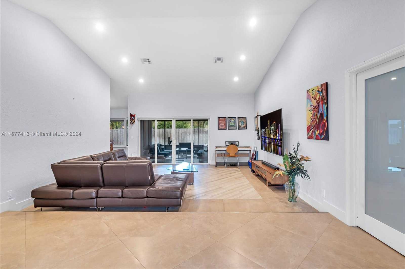 Small Image of 4870 WINKFIELD WAY, Davie Number 8