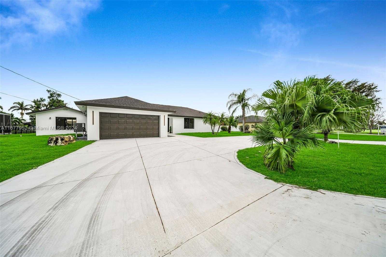 Small Image of 2851 SOUTH EAST 19 PL, Cape Coral Number 10