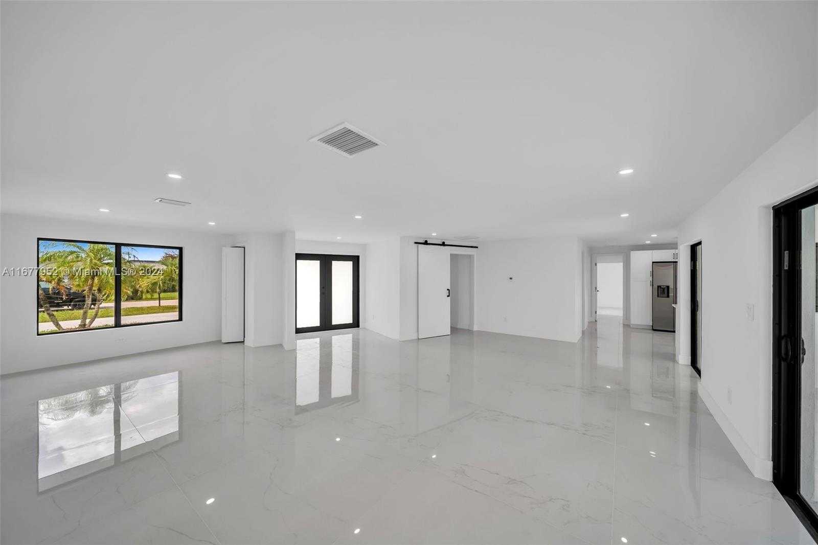 Small Image of 2851 SOUTH EAST 19 PL, Cape Coral Number 12