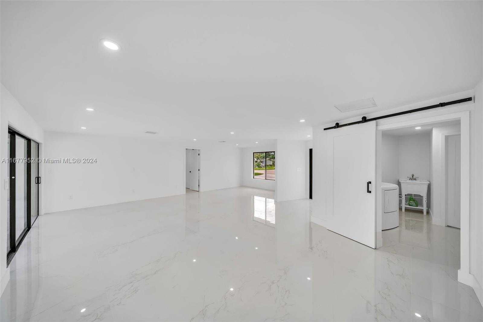 Small Image of 2851 SOUTH EAST 19 PL, Cape Coral Number 27