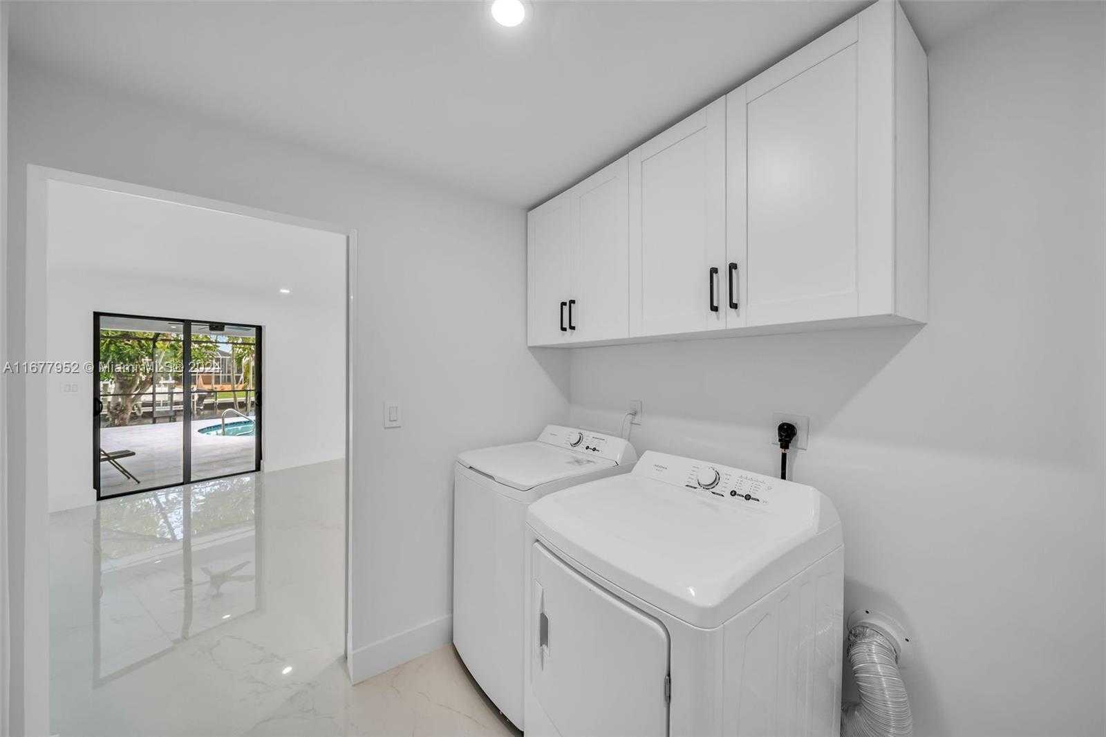 Small Image of 2851 SOUTH EAST 19 PL, Cape Coral Number 29