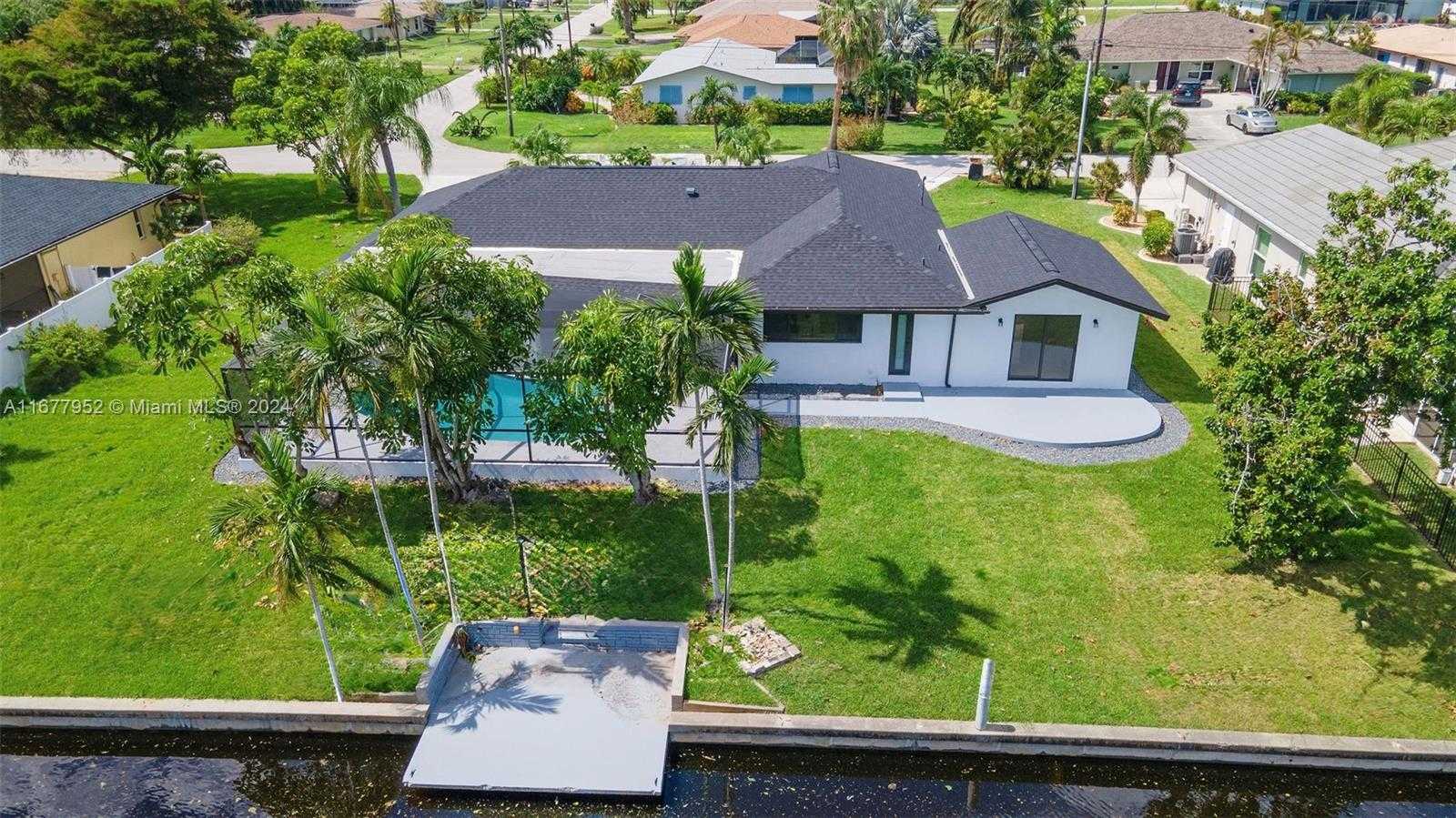 Small Image of 2851 SOUTH EAST 19 PL, Cape Coral Number 30