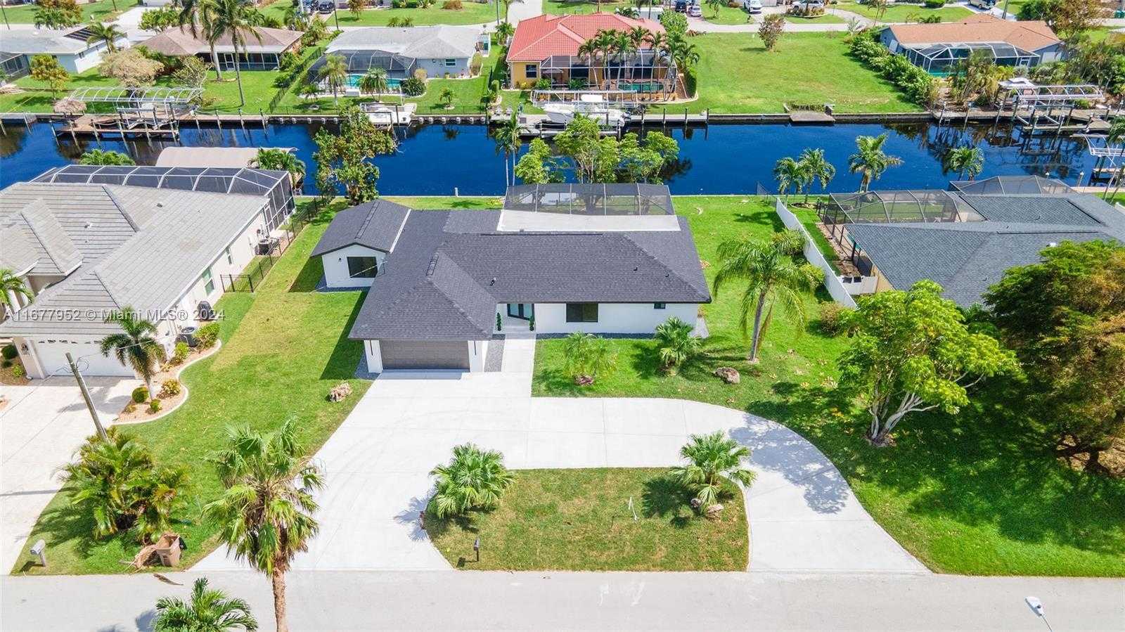Small Image of 2851 SOUTH EAST 19 PL, Cape Coral Number 33