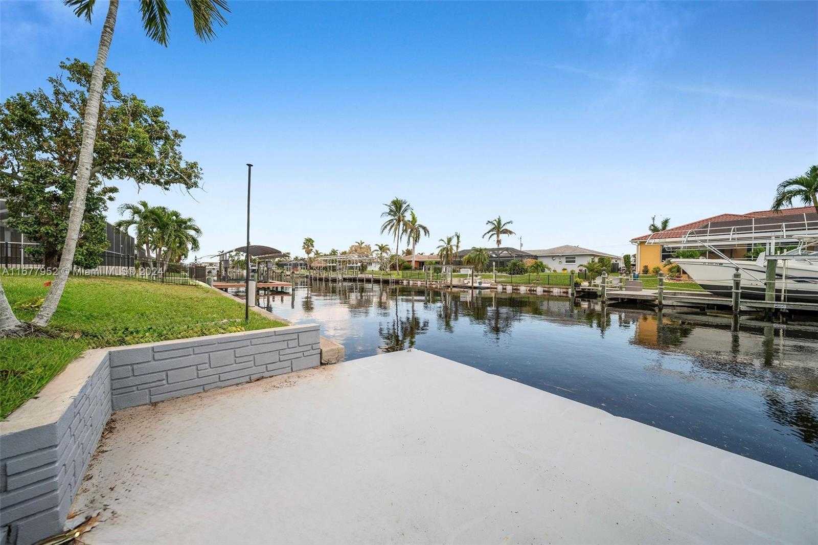 Small Image of 2851 SOUTH EAST 19 PL, Cape Coral Number 34