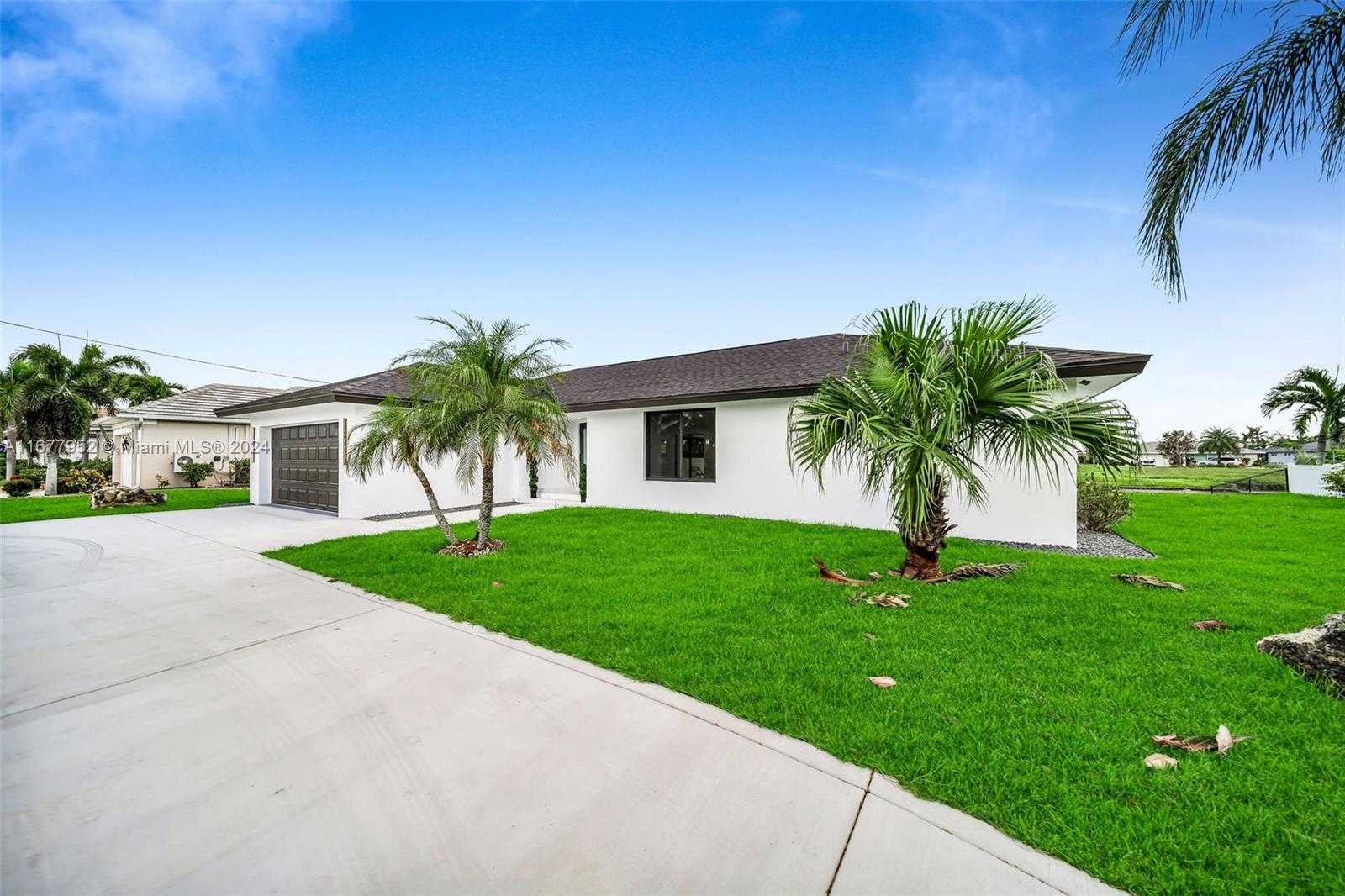 Small Image of 2851 SOUTH EAST 19 PL, Cape Coral Number 7
