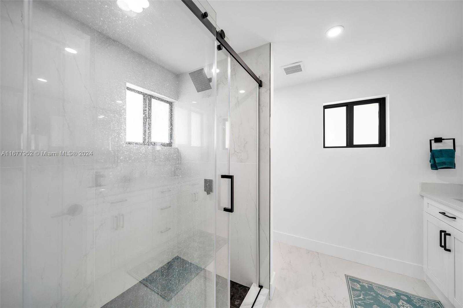 Small Image of 2851 SOUTH EAST 19 PL, Cape Coral Number 8