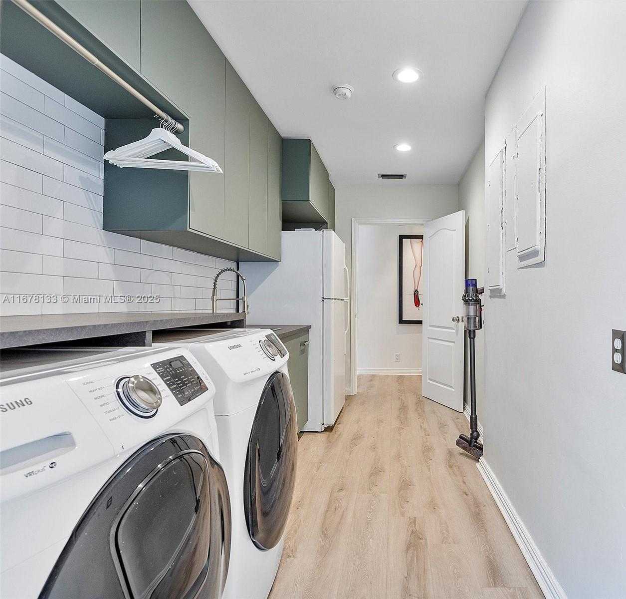 Small Image of 914 ADAMS ST, Hollywood Number 46