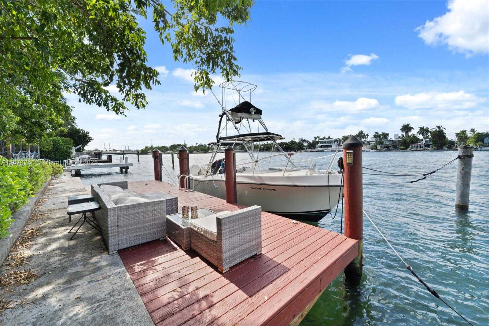 Small Image of 330 WEST RIVO ALTO DR, Miami Beach Number 16
