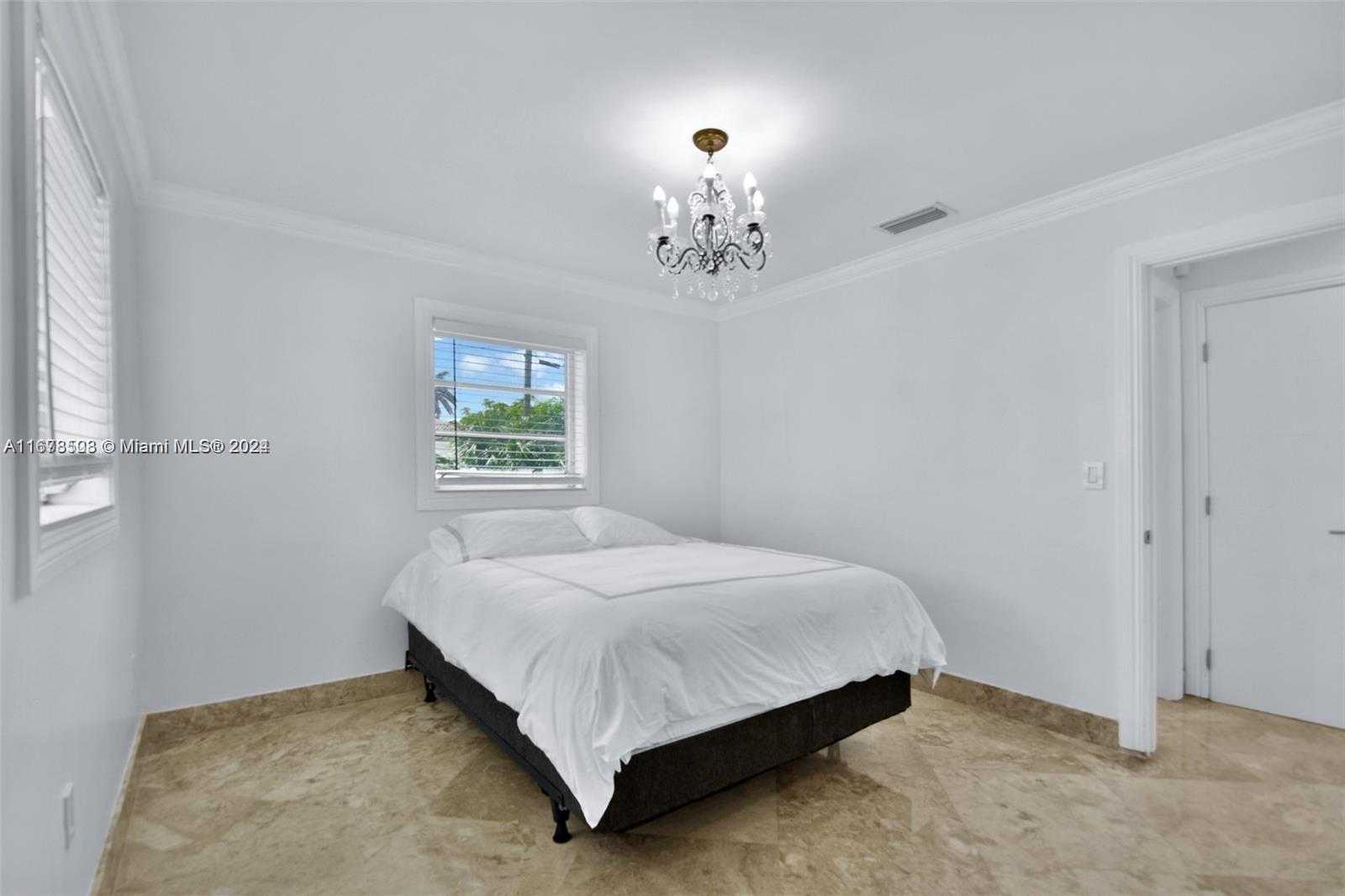 Small Image of 200 188TH ST, Sunny Isles Beach Number 10